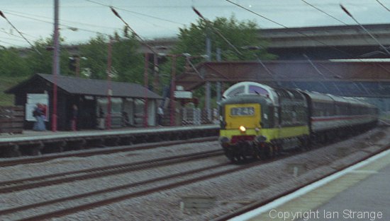 D9000 races through Huntingdon, June 1997
